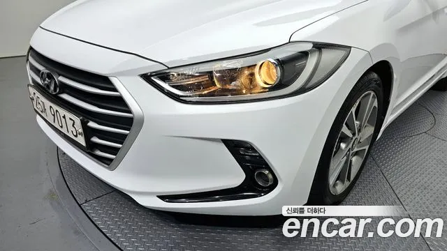 Hyundai AVANTE 2018 — фото 8
