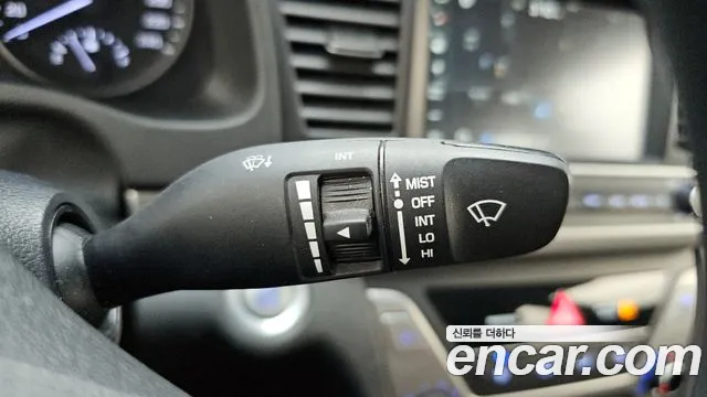 Hyundai AVANTE 2018 — фото 16