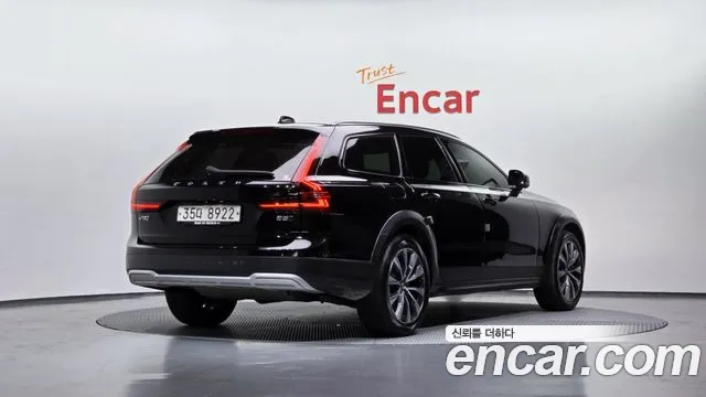 Volvo V90 2021 — фото 1