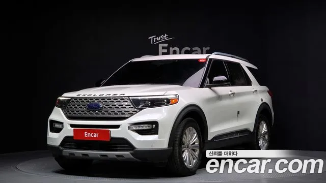 Ford Explorer 2020 — фото 1