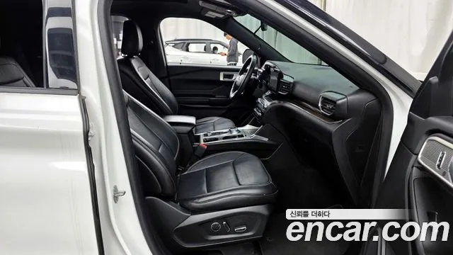 Ford Explorer 2020 — фото 17