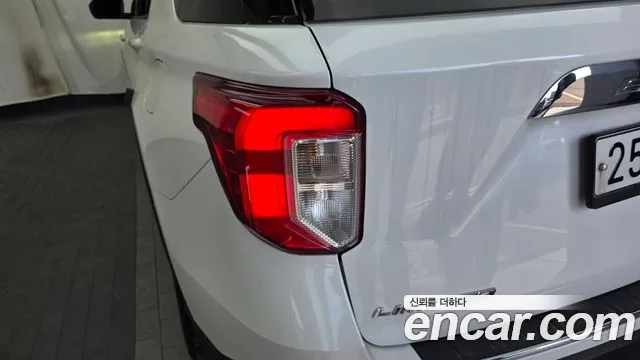 Ford Explorer 2020 — фото 9