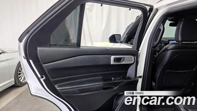 Ford Explorer 2020 — фото 15