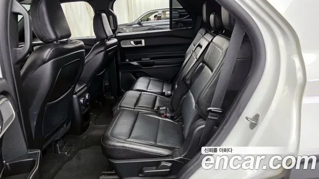 Ford Explorer 2020 — фото 16