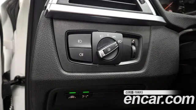 BMW 3-Series 2018 — фото 18