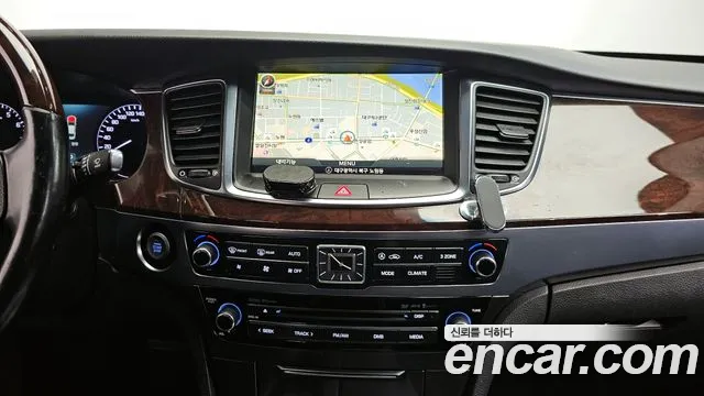 Hyundai Equus 2015 — фото 12