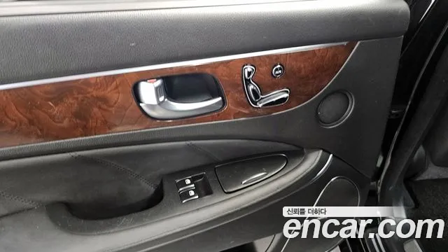 Hyundai Equus 2015 — фото 15