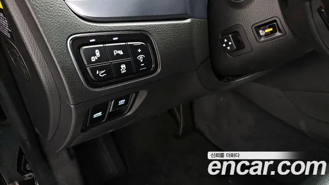 Hyundai Equus 2015 — фото 17