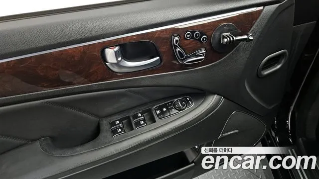 Hyundai Equus 2015 — фото 18