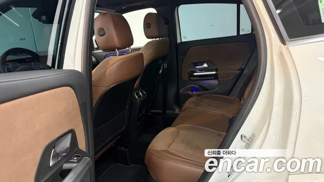 Mercedes-Benz GLA-Class 2025 — фото 12