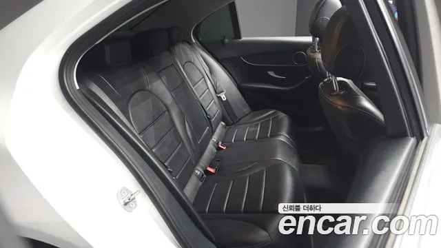 Mercedes-Benz C-Class 2021 — фото 12