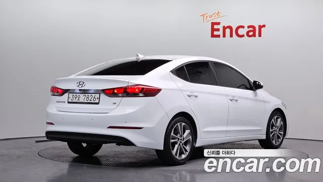 Hyundai AVANTE 2018 — фото 2