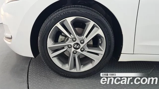 Hyundai AVANTE 2018 — фото 5