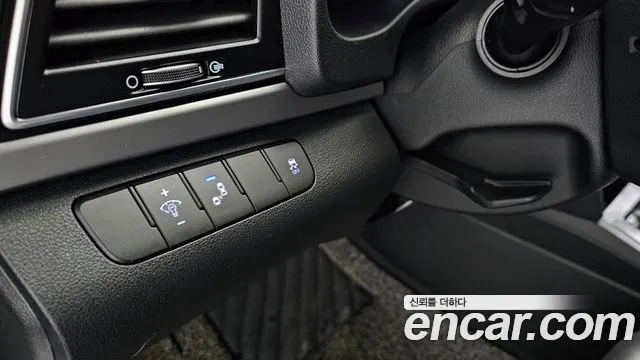 Hyundai AVANTE 2018 — фото 19