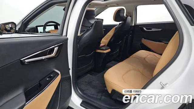 Kia EV6 2023 — фото 17