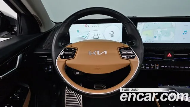 Kia EV6 2023 — фото 18