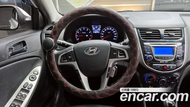 Hyundai Accent 2011 — фото 12