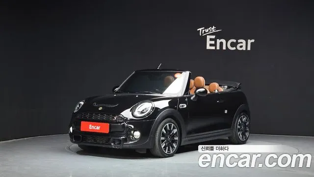 Mini Cooper Convertible 2019 — фото 1