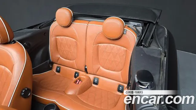 Mini Cooper Convertible 2019 — фото 11