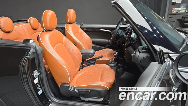 Mini Cooper Convertible 2019 — фото 12