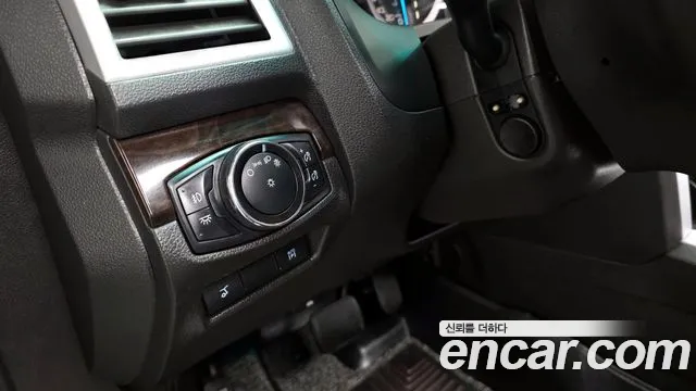 Ford Explorer 2014 — фото 16