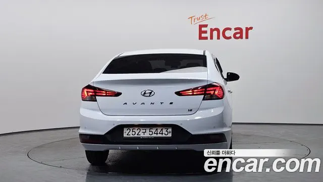 Hyundai AVANTE 2020 — фото 4