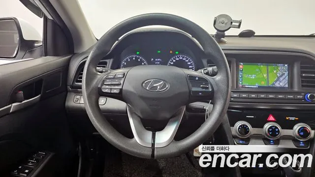 Hyundai AVANTE 2020 — фото 19