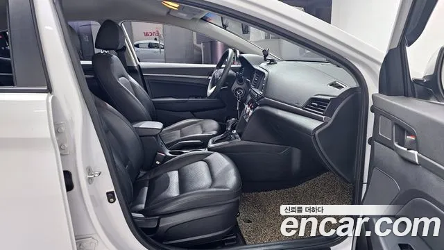 Hyundai AVANTE 2020 — фото 16