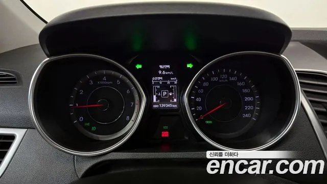 Hyundai AVANTE 2014 — фото 11