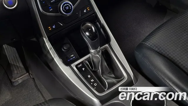 Hyundai AVANTE 2014 — фото 12