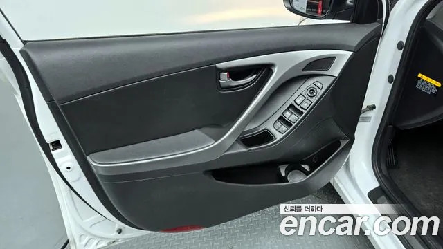Hyundai AVANTE 2014 — фото 14