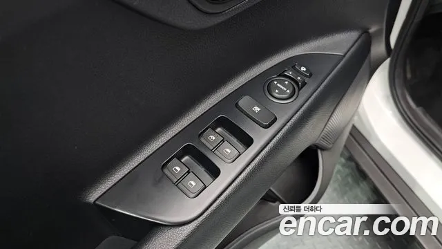 Kia Stonic 2020 — фото 12