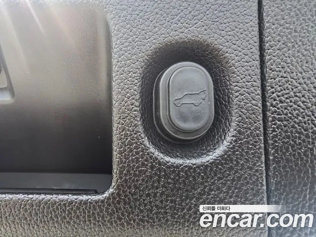 Cadillac Escalade 2017 — фото 13
