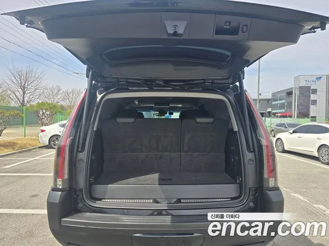 Cadillac Escalade 2017 — фото 14