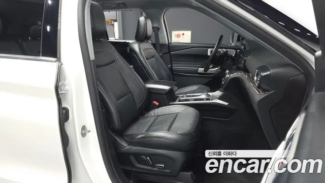 Ford Explorer 2020 — фото 17