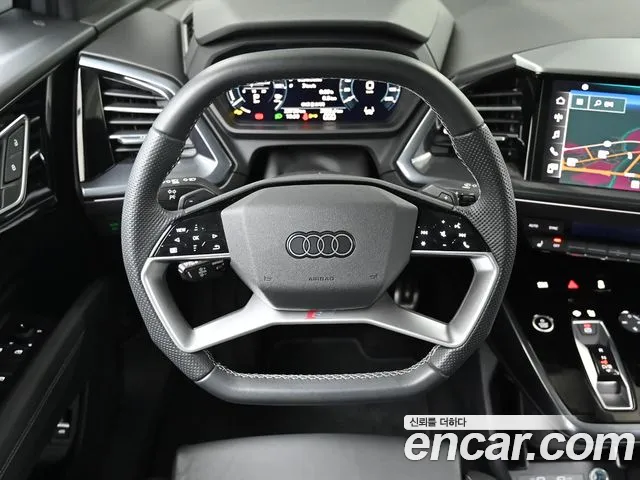 Audi Q4 e-tron 2025 — фото 13