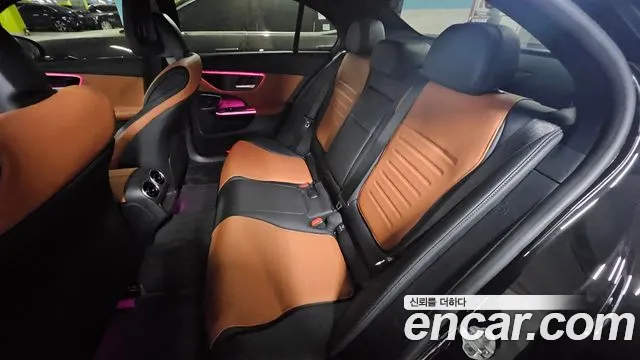 Mercedes-Benz C-Class 2023 — фото 16