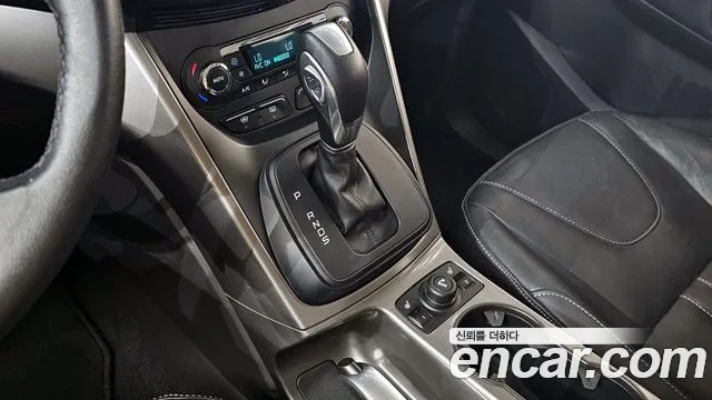 Ford Kuga 2016 — фото 9