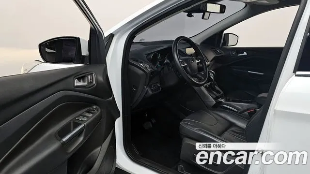 Ford Kuga 2016 — фото 10