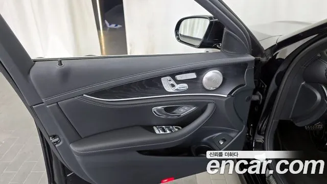 Mercedes-Benz E-Class 2021 — фото 14