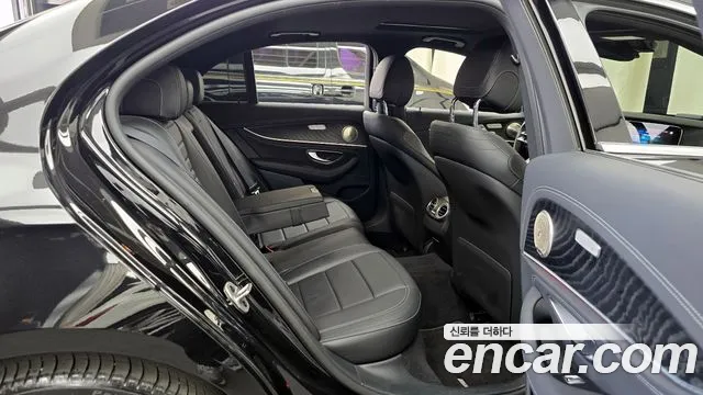 Mercedes-Benz E-Class 2021 — фото 16