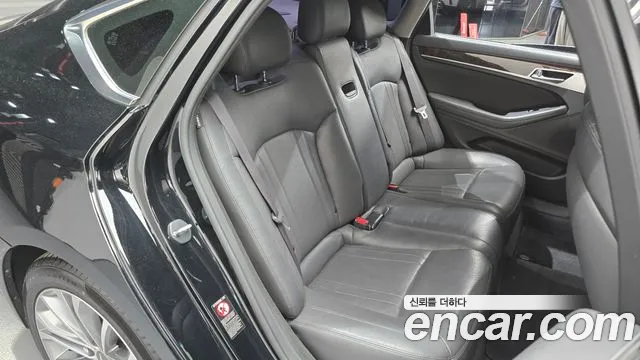 Hyundai Genesis 2016 — фото 12