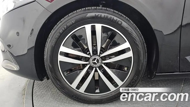 Mercedes-Benz A-Class 2022 — фото 4