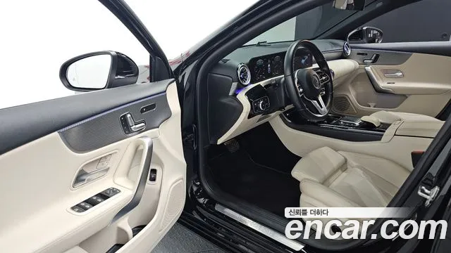 Mercedes-Benz A-Class 2022 — фото 16