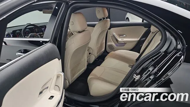 Mercedes-Benz A-Class 2022 — фото 17