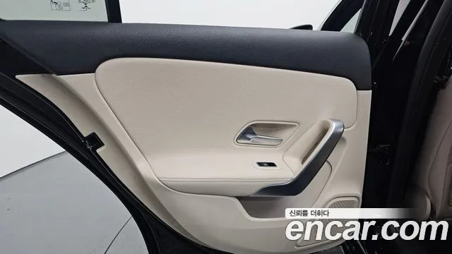 Mercedes-Benz A-Class 2022 — фото 14