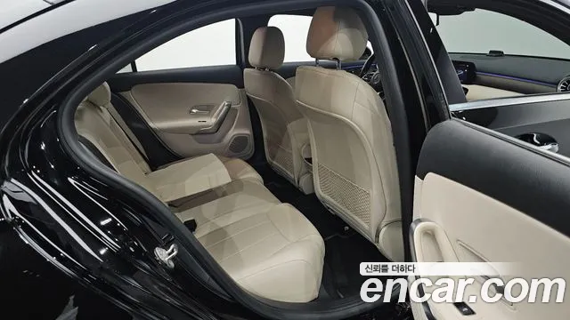 Mercedes-Benz A-Class 2022 — фото 15
