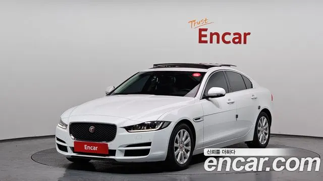 Jaguar XE