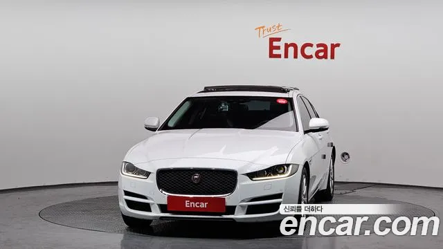 Jaguar XE 2016 — фото 3
