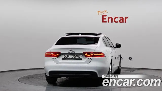 Jaguar XE 2016 — фото 4